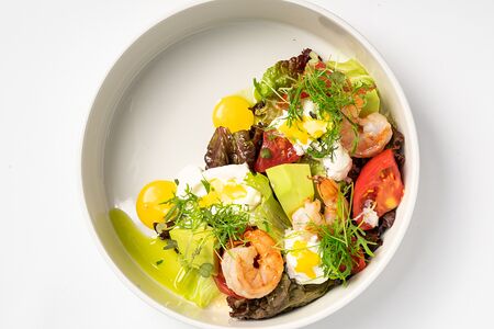 Салат с креветками