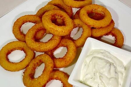Кольца луковые с соусом Тартар