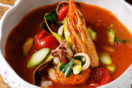 Суп из неаполитанских томатов с морепродуктами