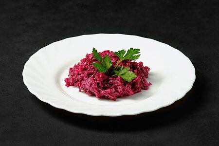 Салат из свеклы с чесноком