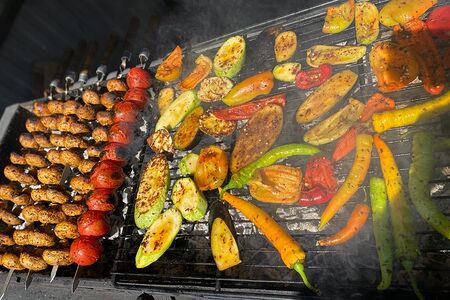 Кабачки, баклажаны и перцы на гриле