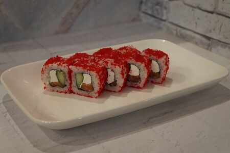 Ролл Филадельфия в икре