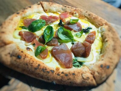 Пицца Груша-горгонзола