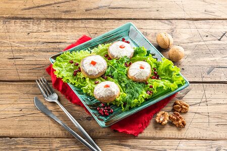 Шампиньоны с ореховым соусом