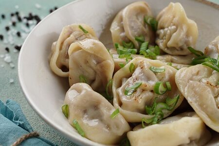 Пельмени с говядиной со сметаной