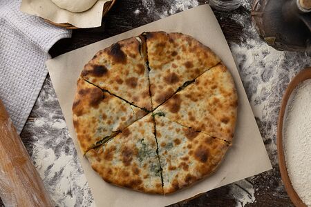 Хачапури со шпинатом и сыром