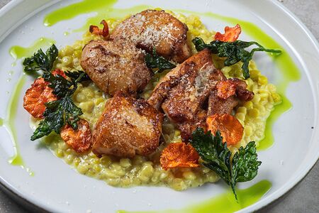 Бедро цыпленка с пастой птитим