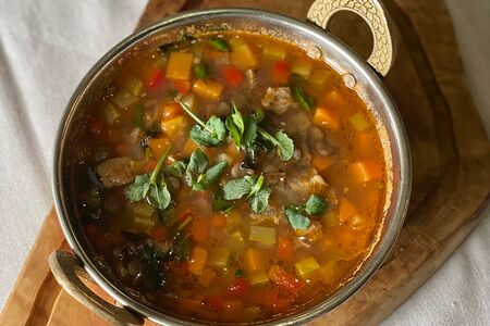 Густой суп из зелёной чечевицы с говядиной