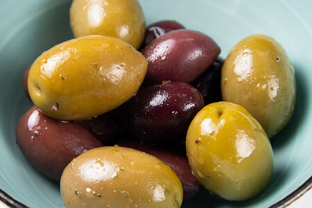 Оливки и маслины