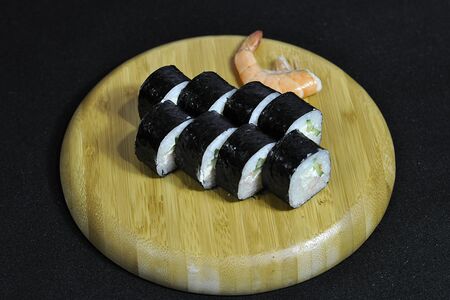 Ролл Трио с креветкой