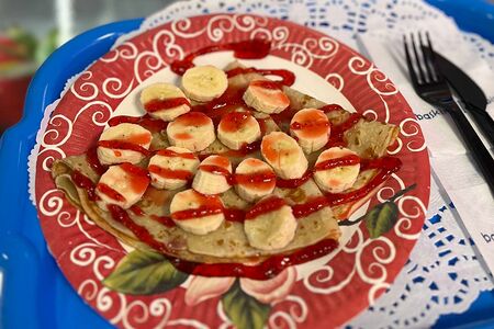 Блинчики с топпингом и бананом