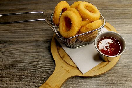 Луковые кольца в кляре