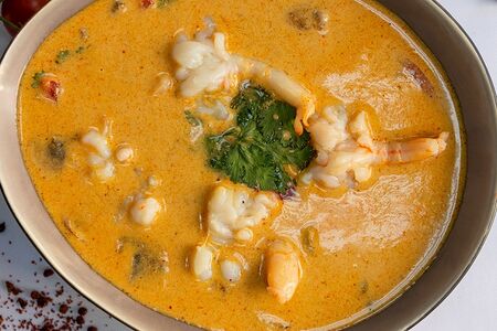 Том ям с тигровой креветкой