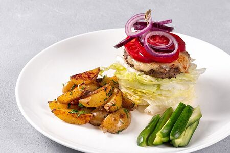 Афоня (на листьях салата)