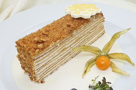Торт Медовик с каштановым мёдом