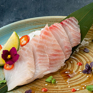 Сашими с морским окунем