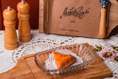 Пирожок с картошкой и грибами