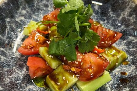 Овощной салат с трюфельным соусом Терияки