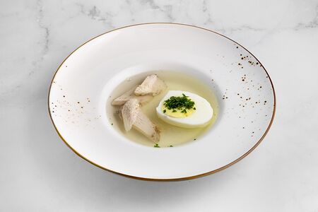 Бульон с яйцом