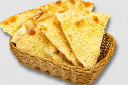 Фокачча с сыром и кунжутом