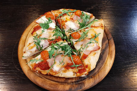 Пицца римская с беконом