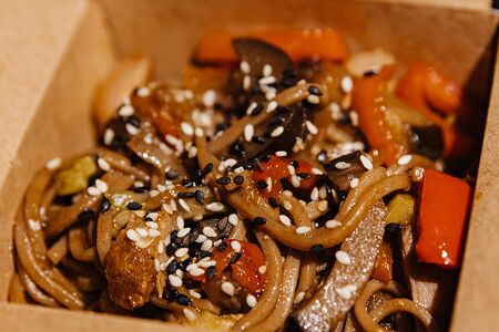 Вок с курицей