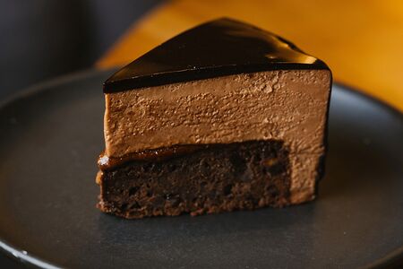 Шоколадно-муссовый торт