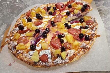 Ягодно-фруктовая пицца