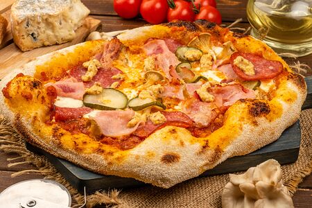 Пицца Мясное ассорти
