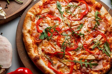 Пицца на московском проспекте. Пицца москва. Страчателла китай город пиццерия. Пикантная пицца пицца ник. Уютные пиццерии москвы.