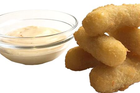 Сырные палочки с соусом