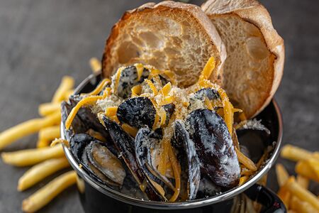 Мидии Четыре сыра