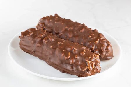 Эклер Карамель и арахис