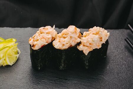 Гункан с креветкой  