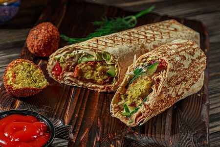 Шаурма с фалафелем