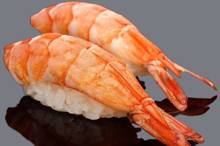 Суши с креветкой