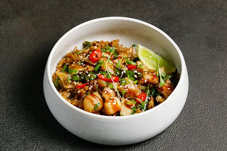 Морепродукты с жареным рисом