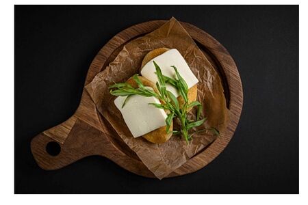 Мчади с сыром сулугуни и тархуном