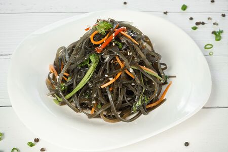 Салат из морской капусты