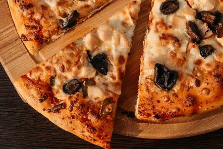 С копченой курицей и грибами (30 см)