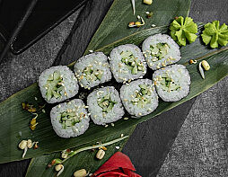 Ролл с огурцом