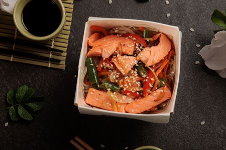 Лапша фунчоза с курицей