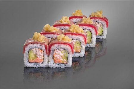 Красный гелик ролл с татаки из тунца