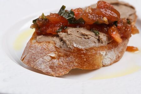 Куриный паштет и томатный чатни