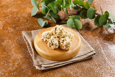 Белый шоколад лимон-миндаль