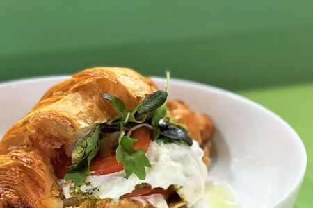 Круассан со страчателлой