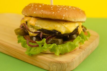 Фирменный бургер