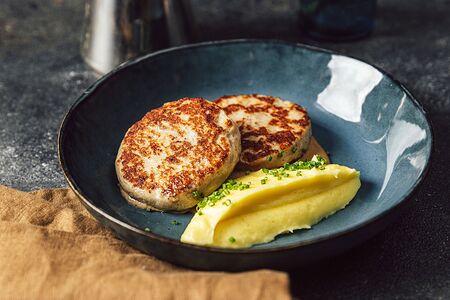 Куриные котлеты с грибным соусом