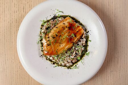 Командорский кальмар с полбой и базиликом