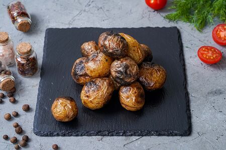 Картофель черри на углях